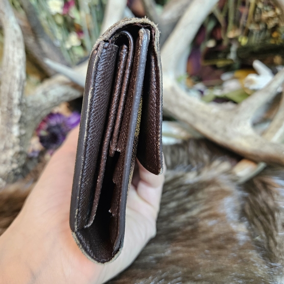 Authentic Louis Vuitton Damier Ebene wallet - Picture 8 of 12